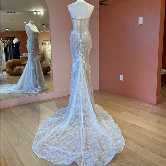 Berta Wedding Gown - Picture 5 of 8